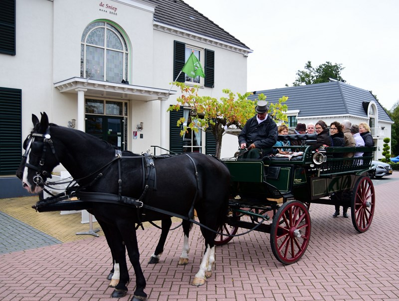 Vertrek van de koets bij De Sniep
