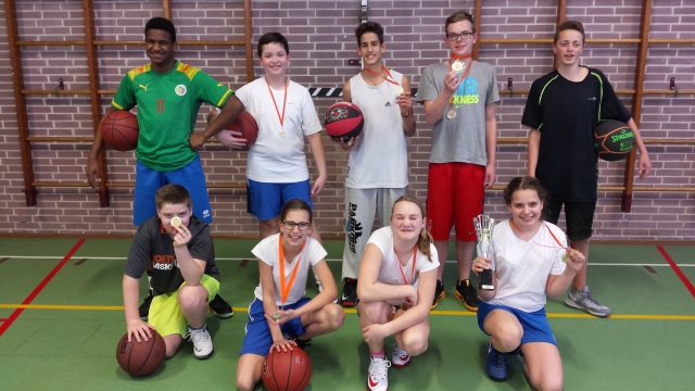 Basketballers ONC Clauslaan in de prijzen