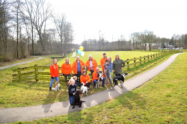 Hondenspeeltuin pers