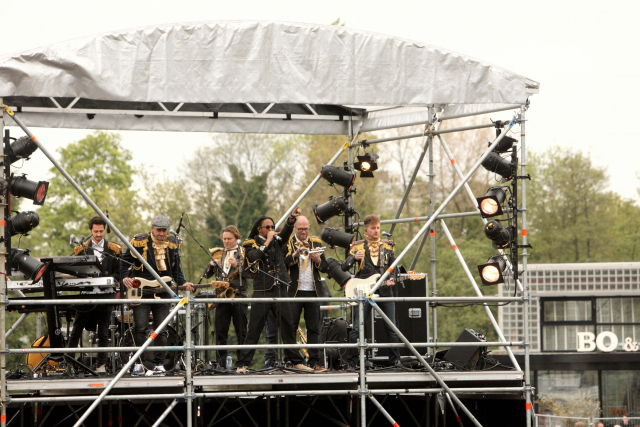 De Coronas press ardito