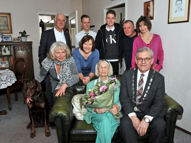 Mw. Derwig 100 jaar 300dpi 0012